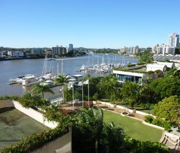 Brisbane River Views, Modern Finishes & A Brilliant City Lifestyle! - Photo 5