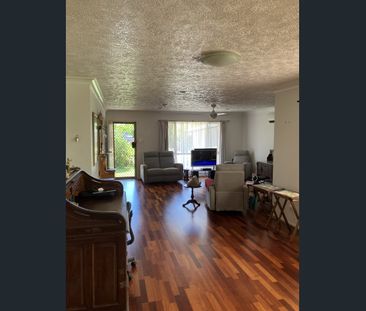 A charming family home - Photo 1