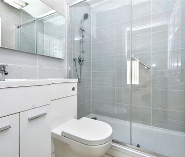 3 bedroom flat to rent - Photo 6