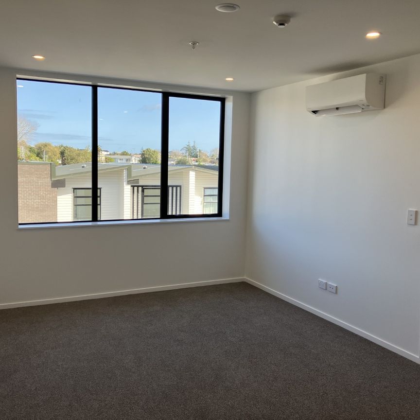 101/3 Rauemi Way, Te Atatu South - Photo 1