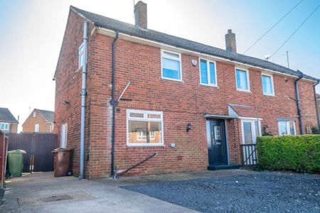 3 bedroom semi-detached house to rent - Photo 4