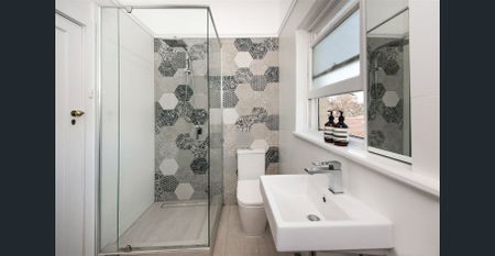 Spacious gem in Nedlands - Photo 5