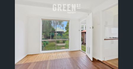 Bright & Comfortable Living in Central Mayfield - Photo 2