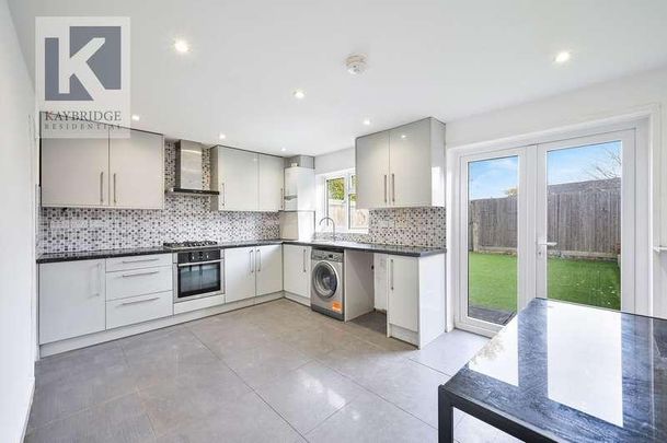 Dorking Close, Worcester, KT4 - Photo 1