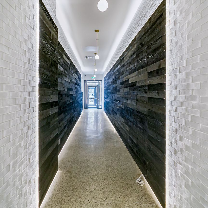 For Lease - 2946 Dundas Street West Street Unit# 510, Toronto, Ontario - Photo 1