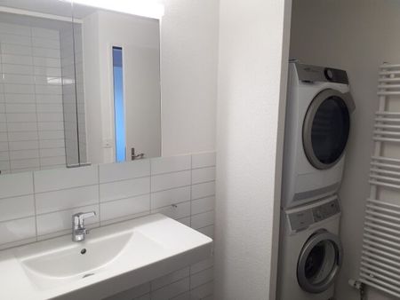 Bel appartement dans un cadre verdoyant - Photo 2