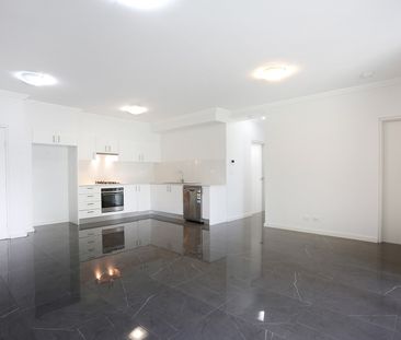 Modern Apartment in Prime Location - Photo 3