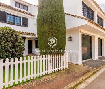 Adosado en alquiler con jardín privado y vistas al mar en Supermaresme - Photo 1