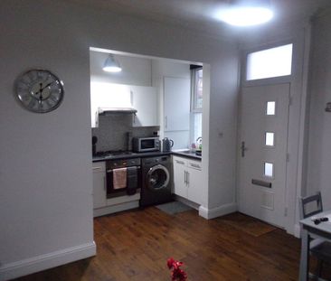 2 Bed Terraced House, Edgware Grove, LS8 - Photo 6