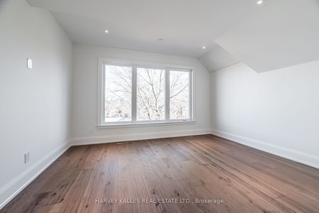 Semi-Detached Home For Lease | C8136358 - Photo 4