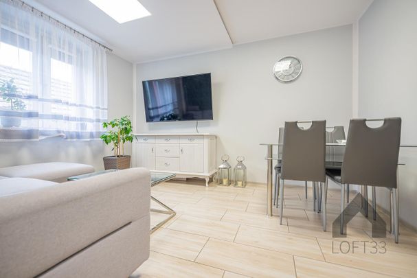 Piękne dwupokojowe mieszkanie na parterze z ogródkiem | Spacer 3D - Photo 1