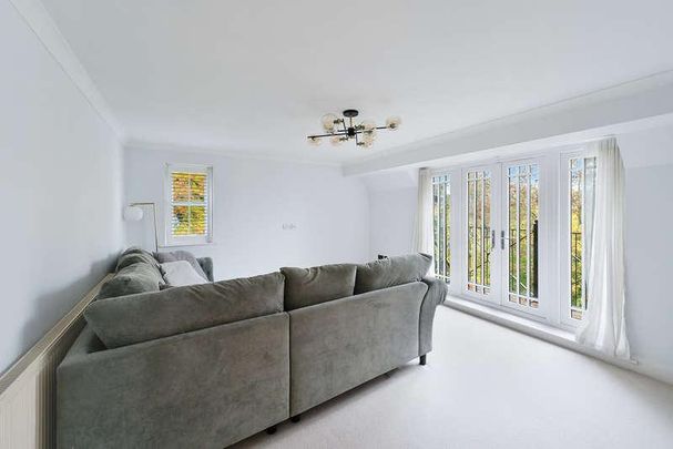 Tepestede Court, CR5 - Photo 1