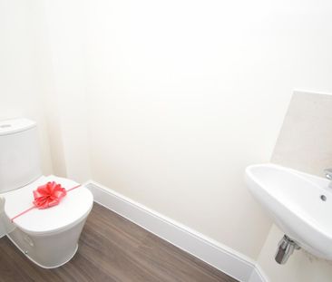 3 bedroom end of terrace house to rent - Photo 6