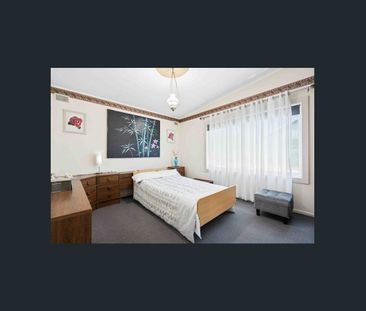 Spacious & Versatile Family Home with Studio - Photo 5