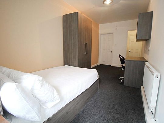 3 bedroom apartment to rent - Photo 1