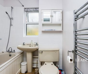 2 bedroom house to rent Kingslea, Horsham, West Sussex, RH13 - Photo 1