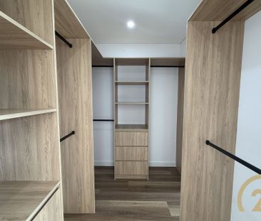Brand New Luxury Family Home - Photo 5