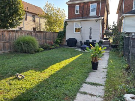 For Lease - 163 Wentworth Street Unit# Main, Hamilton, Ontario - Photo 2