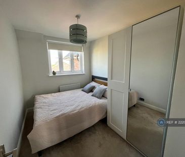 1 bedroom in a flat share to rent - Photo 5