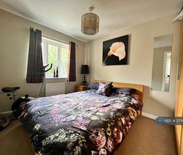 3 bedroom semi-detached house to rent - Photo 2