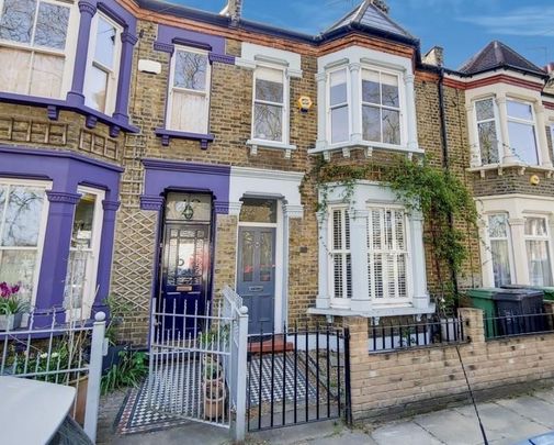 Room in a Shared House, Scawen Road, SE8 - Photo 1
