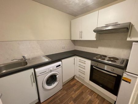2 bedroom flat to rent - Photo 4
