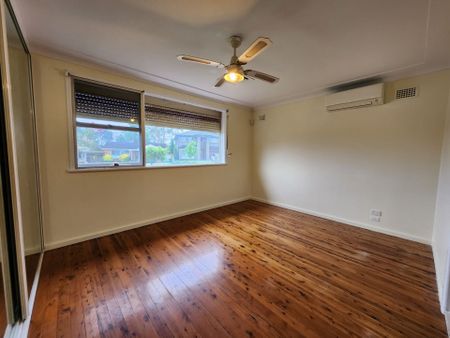 3 Bedrooms Plus Study with Ducted Air/Con - Photo 4