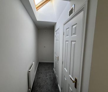 2 bedroom coach house to rent - Photo 4