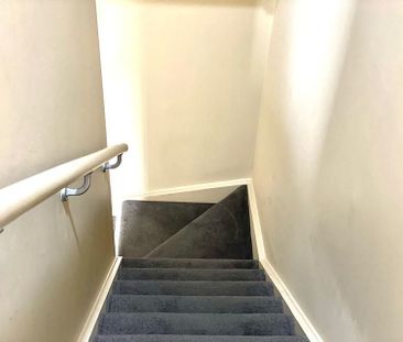 Chic 2BR Townhouse in Papatoetoe - Photo 4