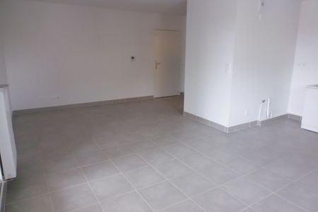 Appartement T3- Résidence Nouvelle Vague à Hyères - Photo 4