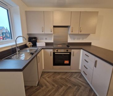 Broad Lane - Photo 6