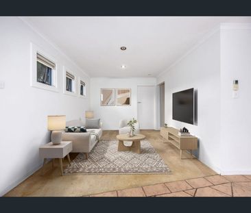 3 Bedroom Home Relaxed Beachside Living - Photo 2