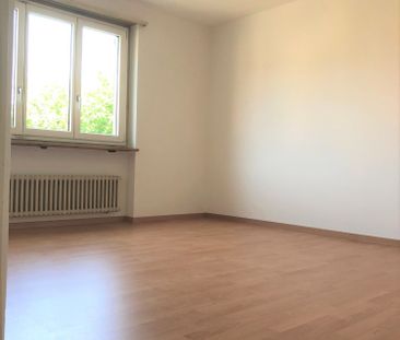 Gemütliche und grosszügige Wohnung an zentraler Lage - Photo 6