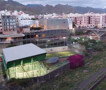 Apartamento de alquiler en Avenida de San Sebastián, 126, La Salle ... - Photo 3