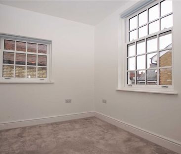 1 bed First Floor Flat for rent - Photo 4