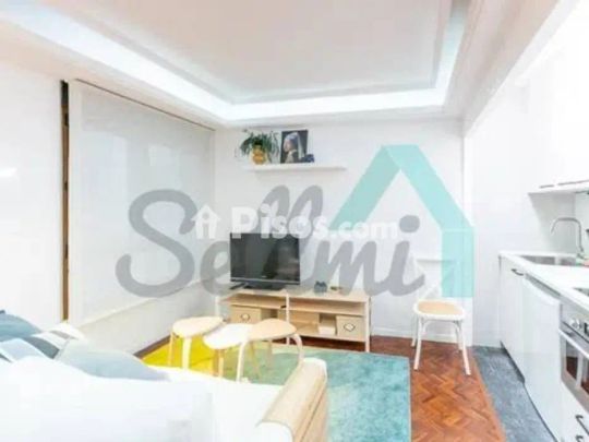 Piso en alquiler en Centro - Photo 1