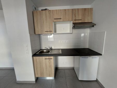 location Appartement T2 DE 42.3m² À NIMES - Photo 2