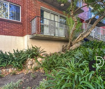 Easy Living, Prime Position - Photo 2