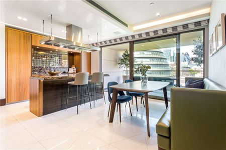 A stunning four bedroom apartment situated on the fourth floor of the prestigious One Tower Bridge development. - Photo 5