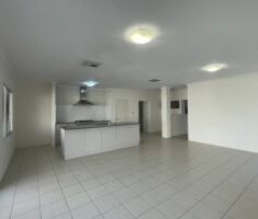 Large 4x2 Family Home - Photo 5