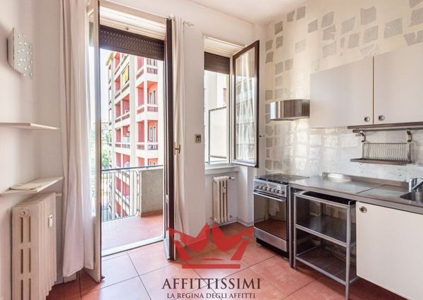 Rif. 772 | bilocale con balcone con vista sulla darsena.