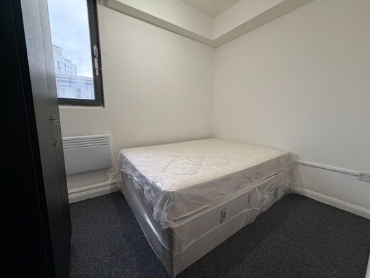 2 Bed Flat, Mede House, SO15 - Photo 1