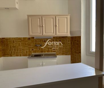 Location Appartement 1 pièce 20m² SALERNES 83690 - Photo 2