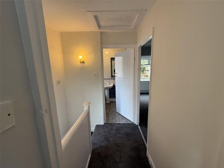 2 bedroom end of terrace house to rent - Photo 4