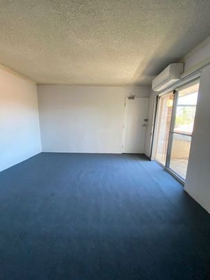 SPACIOUS 2 BEDROOM UNIT - Photo 1