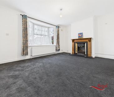 4 bedroom semi-detached house to rent - Photo 3