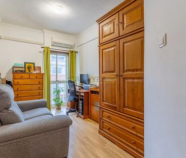 Apartment T2 in Sacavém e Prior Velho, Loures - Photo 2