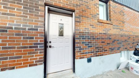 For Lease - 1089 Glencairn Avenue Unit# 1 (Lower), Toronto, Ontario - Photo 3