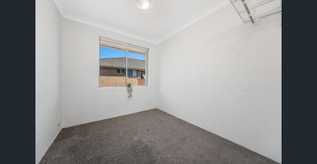 Renovated Two Bedroom Home In Ultra Convenient Location - Photo 3