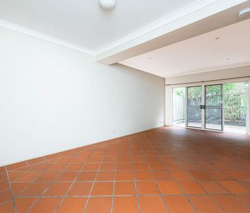 12 Stafford St, Windsor, Qld 4030 - Photo 6